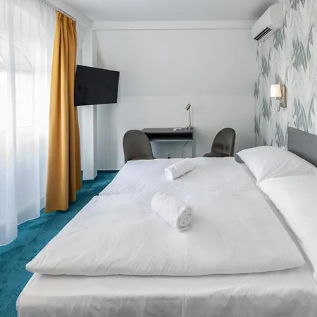 My Bed & Breakfast 3*