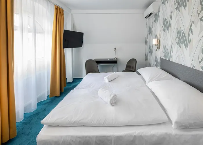 My Bed & Breakfast 3*